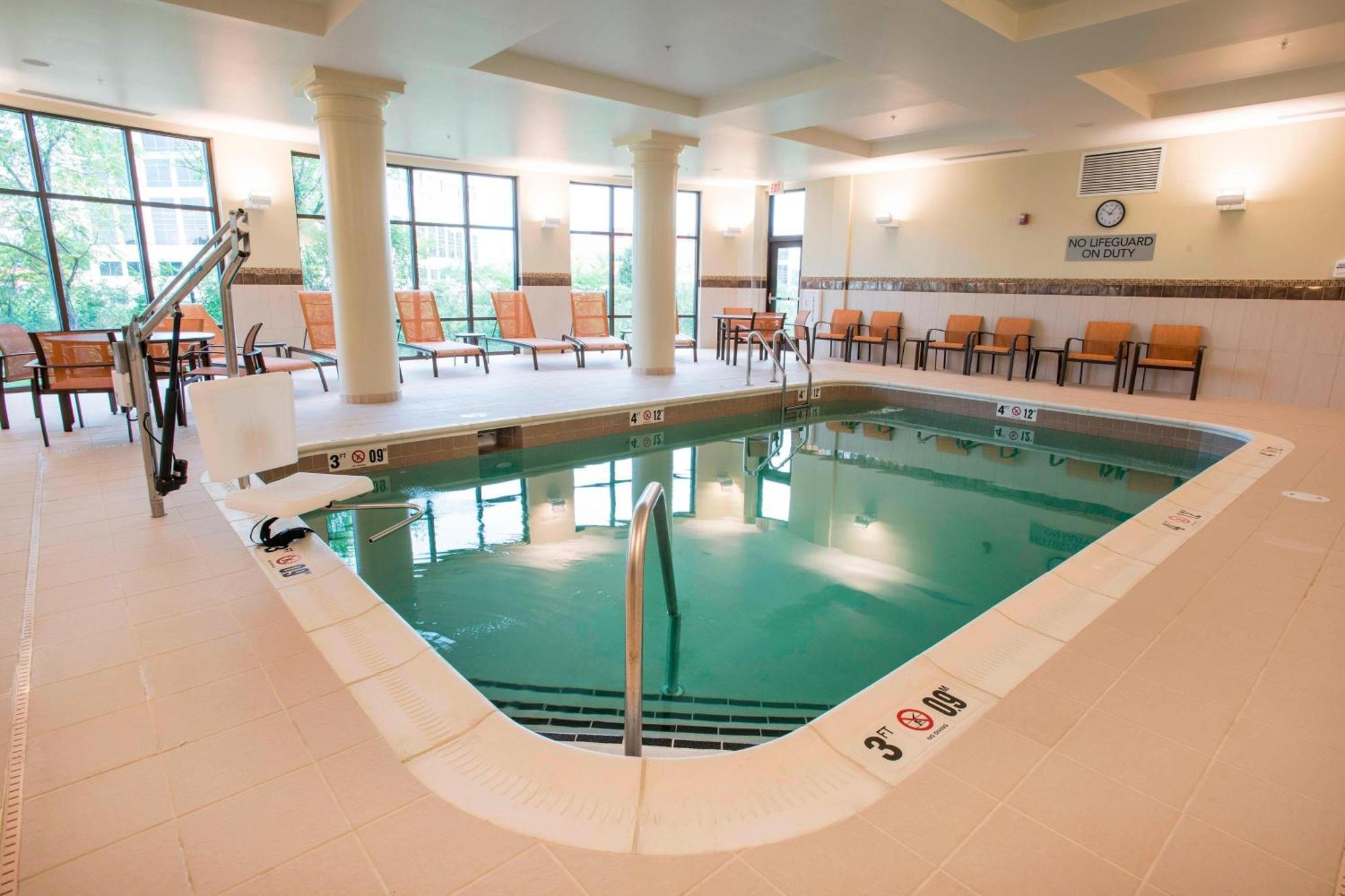 Courtyard By Marriott Cincinnati Midtown/Rookwood מראה חיצוני תמונה